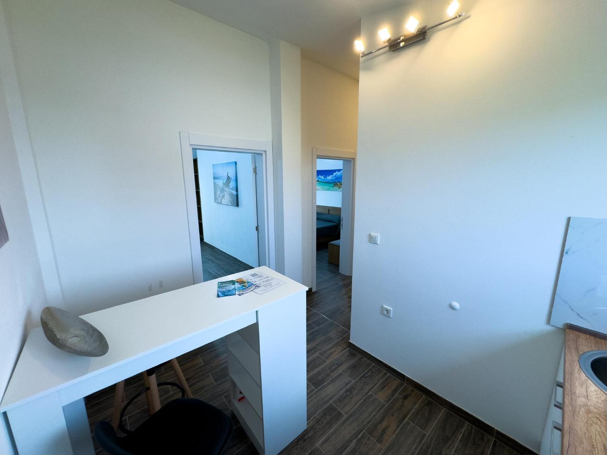Adla Apartmani Улцинь Экстерьер фото