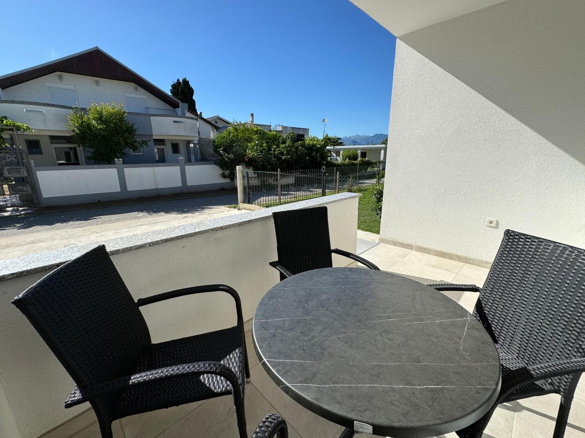 Adla Apartmani Улцинь Экстерьер фото